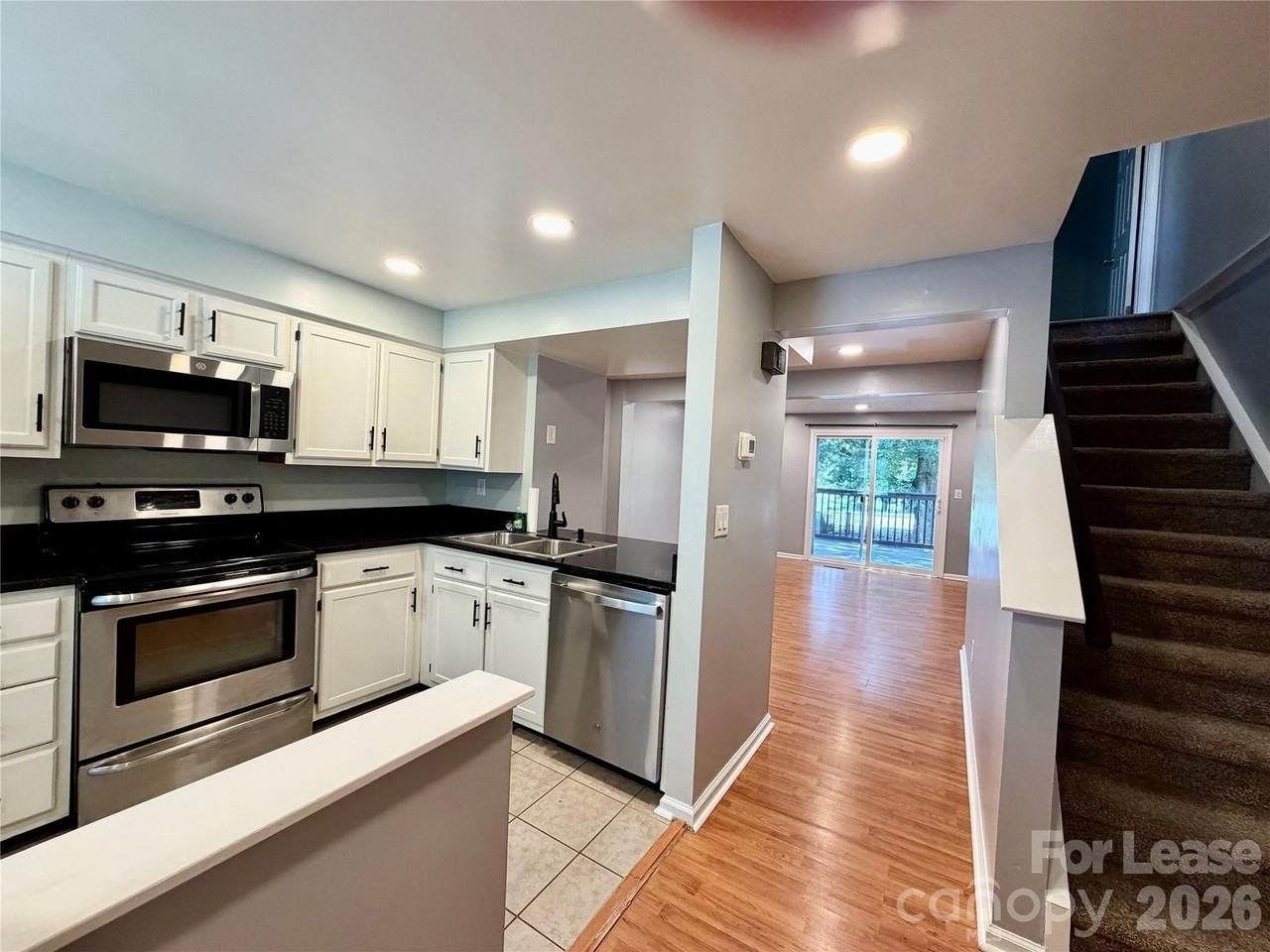 9604 Vinca Cir #E - Photo 2 of 31
