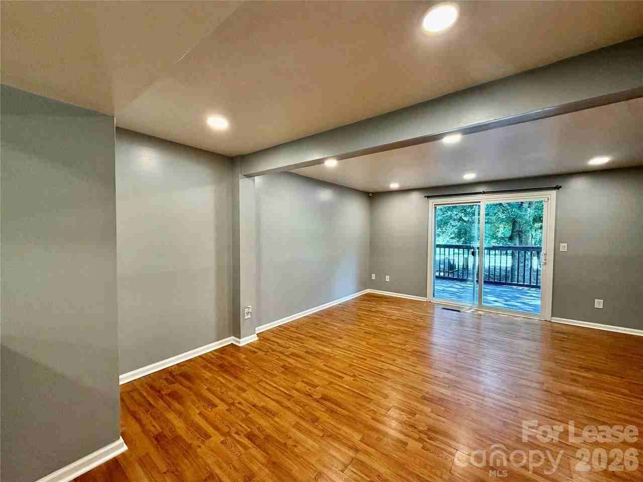 9604 Vinca Cir #E - Photo 6 of 31