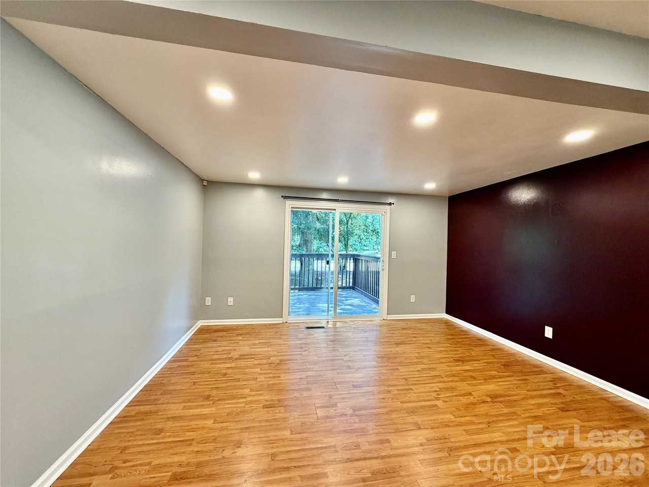 9604 Vinca Cir #E - Photo 7 of 31