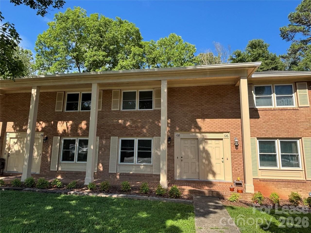 128 Hillcrest Dr