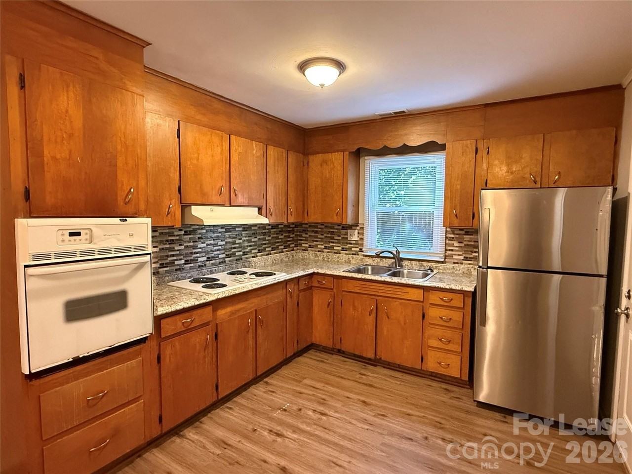 807 E 4th Ave - Photo 5 of 15