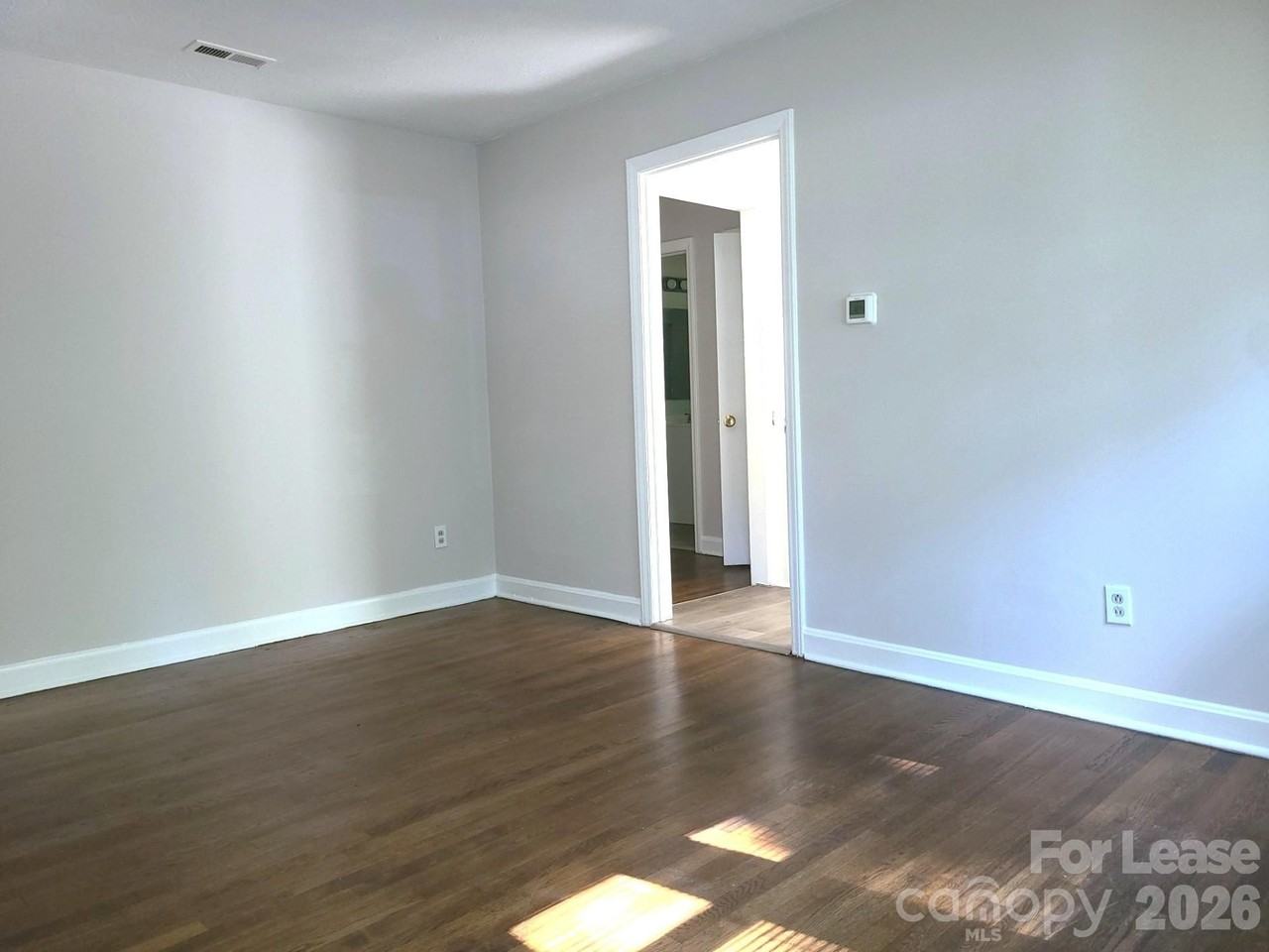 956 S Hoskins Rd - Photo 4 of 10