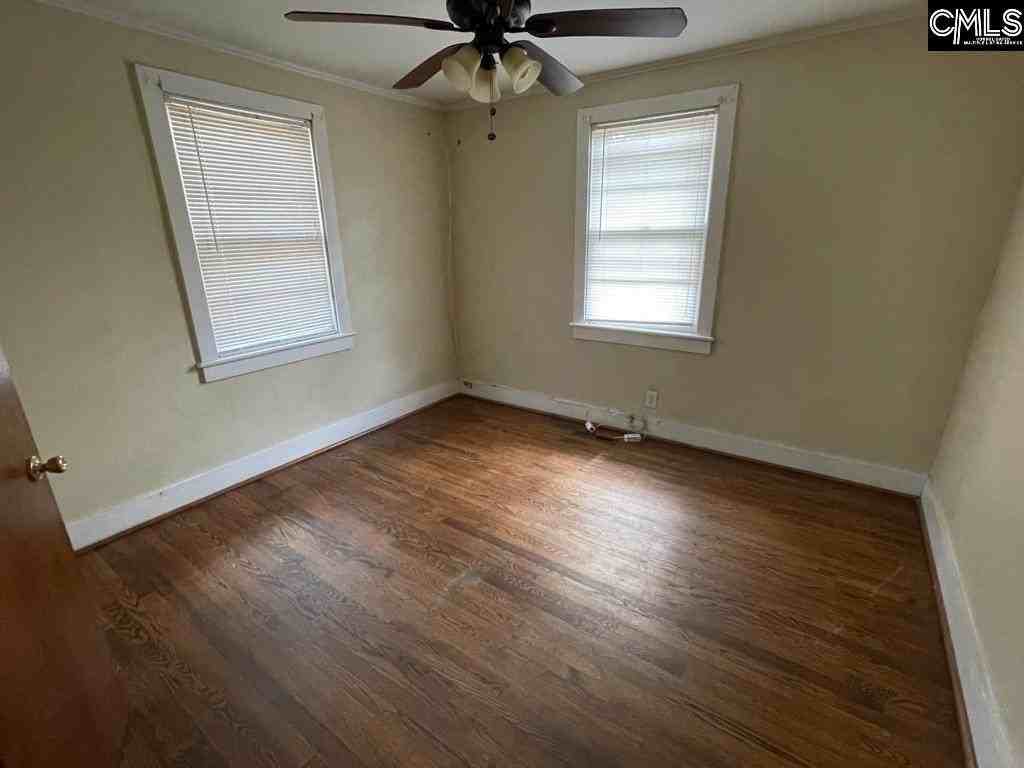 651 Lincoln Ave - Photo 4 of 11