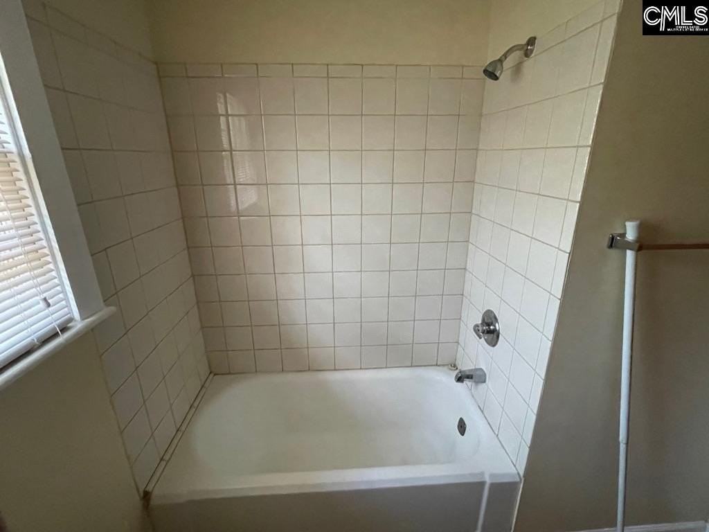 651 Lincoln Ave - Photo 5 of 11