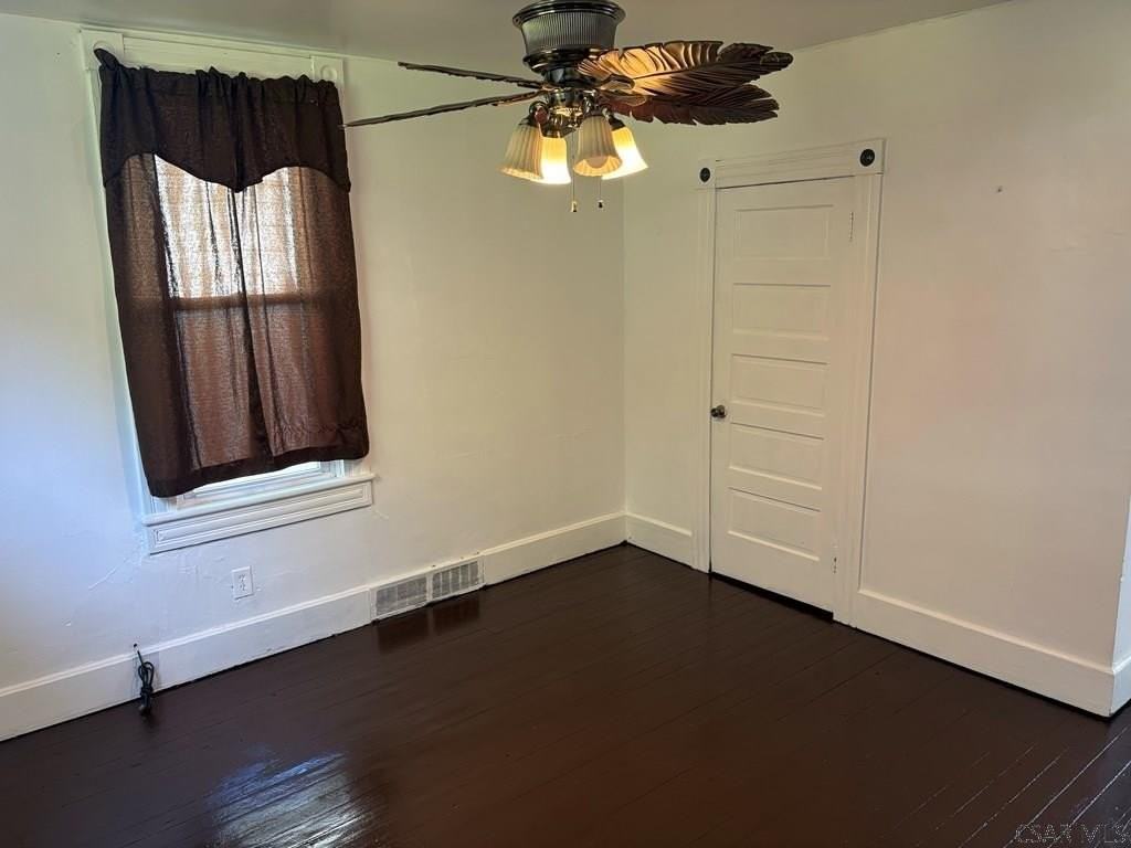 926 Bloom St - Photo 4 of 16