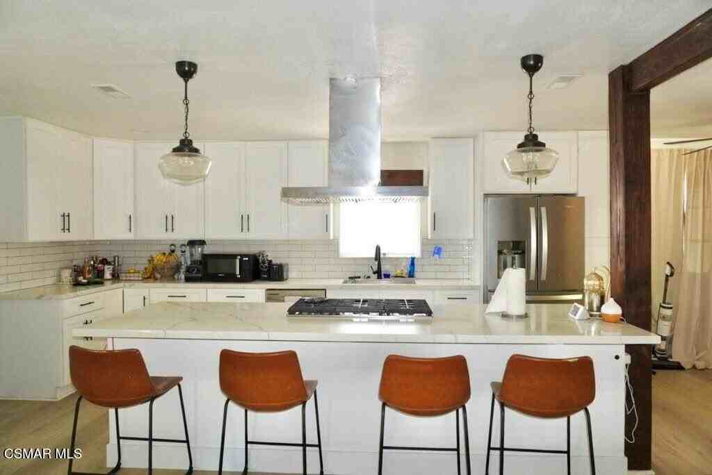 2301 Mono St - Photo 5 of 12