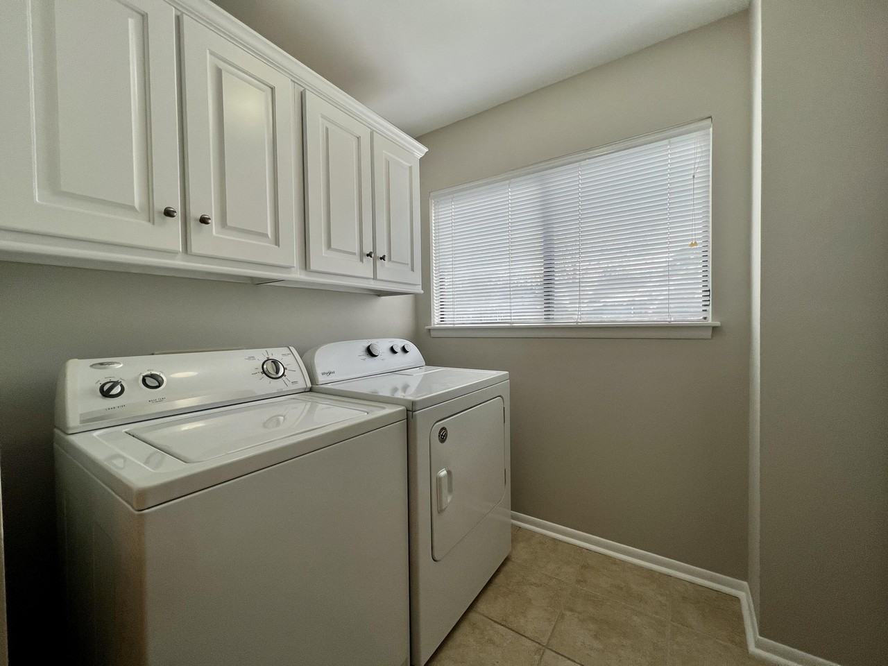 1140 Hidden Cove Dr #H - Photo 5 of 23