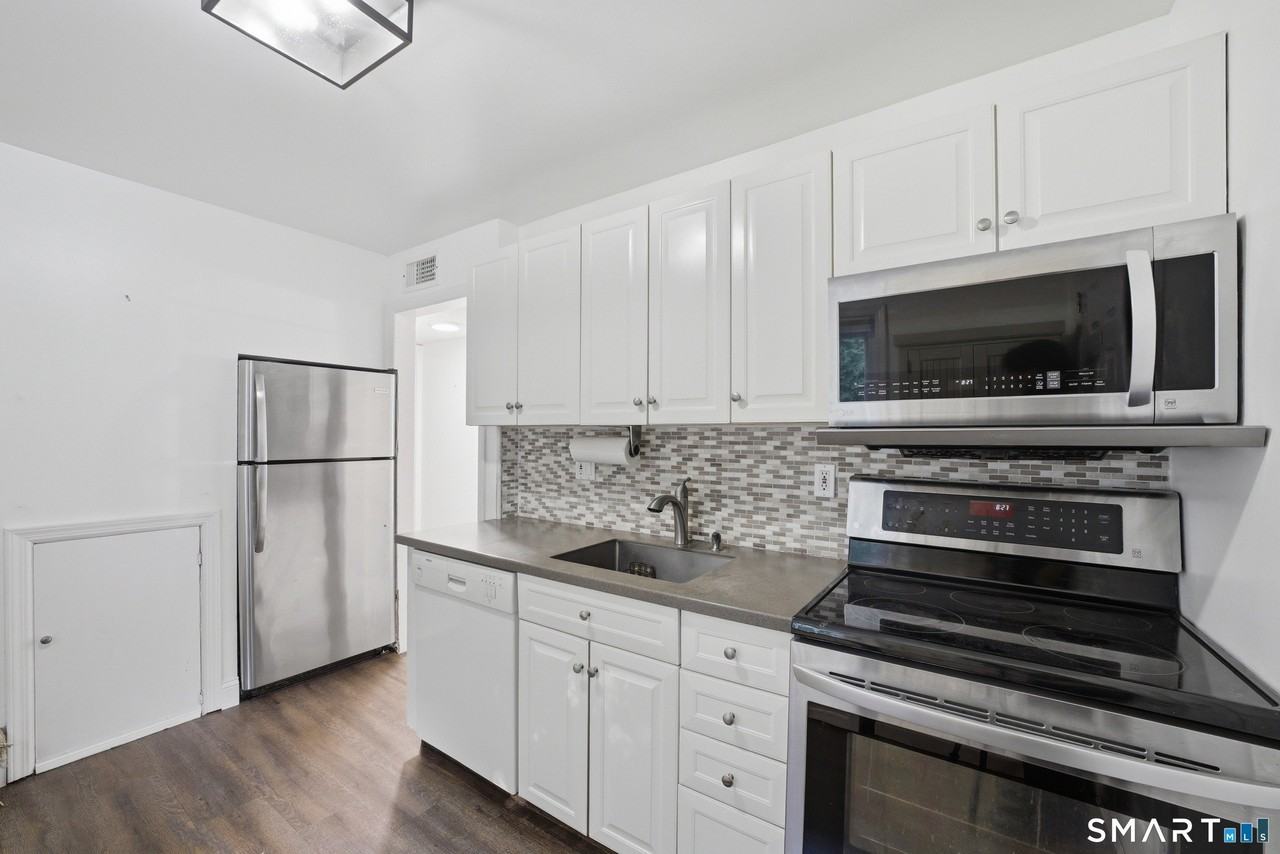11 Barmore Dr W - Photo 6 of 26