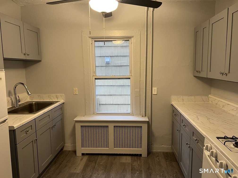 50 W Washington Ave #50 - Photo 2 of 6