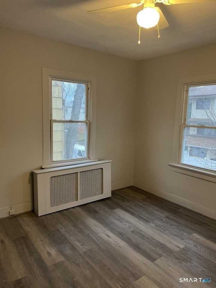 50 W Washington Ave #50 - Photo 3 of 6
