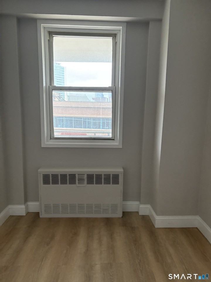 444 Bedford St #5M - Photo 3 of 16
