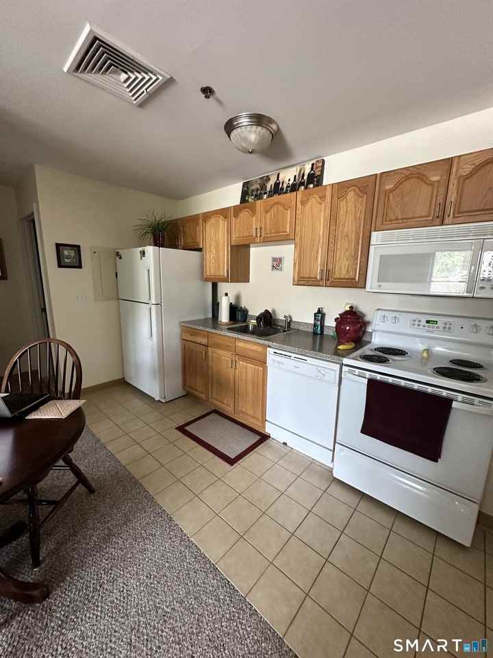 179 Main St #A - Photo 6 of 16