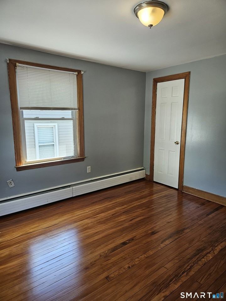 71 Prospect St - Photo 3 of 10