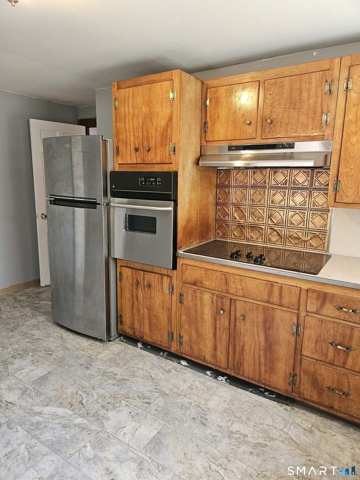 71 Prospect St - Photo 7 of 10