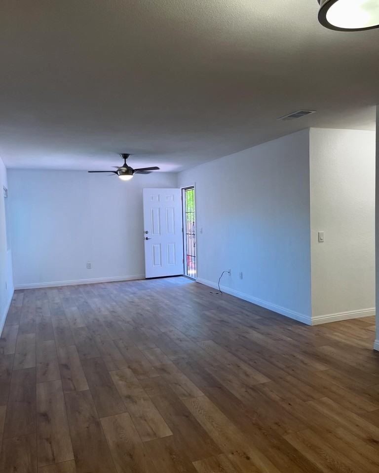 4433 Logan Ave - Photo 4 of 15