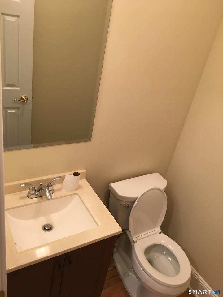 211 Hunyadi Ave - Photo 7 of 20