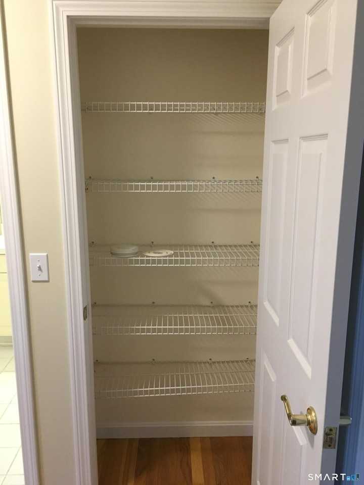 211 Hunyadi Ave - Photo 6 of 35