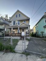 featured image of 1036 Maplewood Ave #1