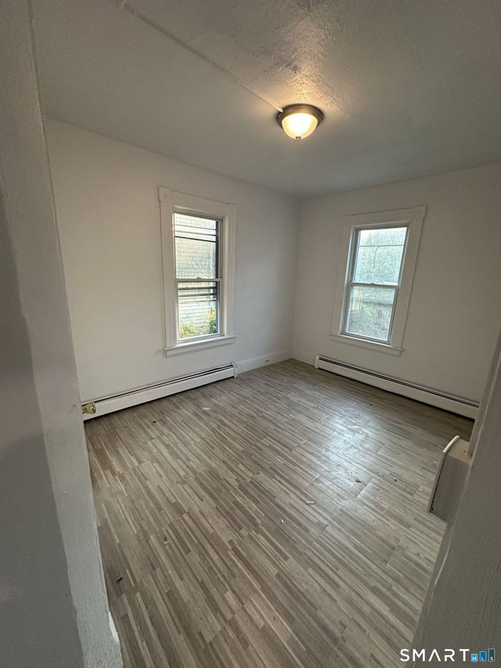 1036 Maplewood Ave #1 - Photo 5 of 14