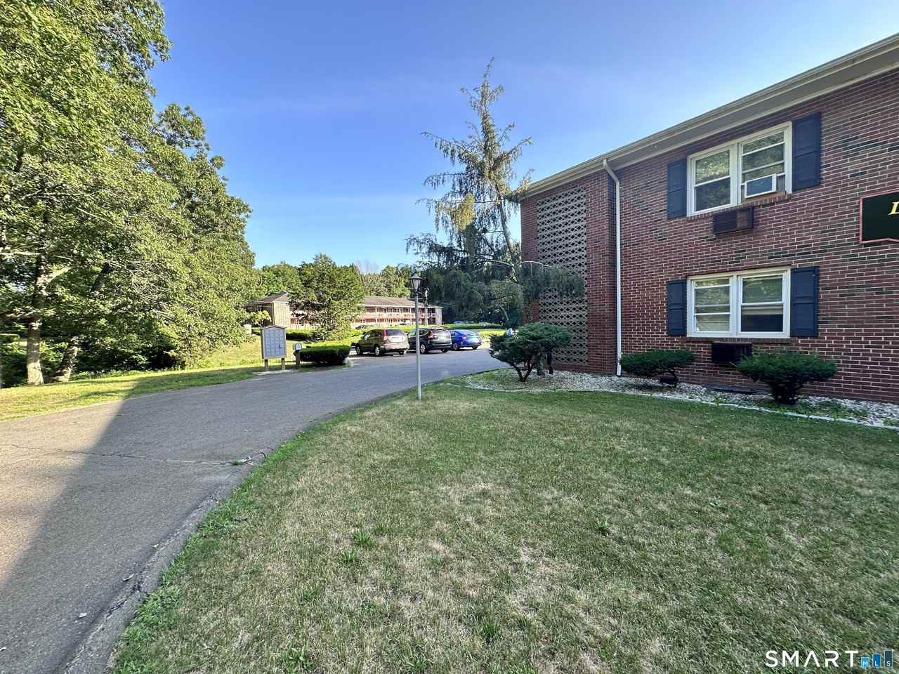 136 Liberty St - Photo 4 of 16