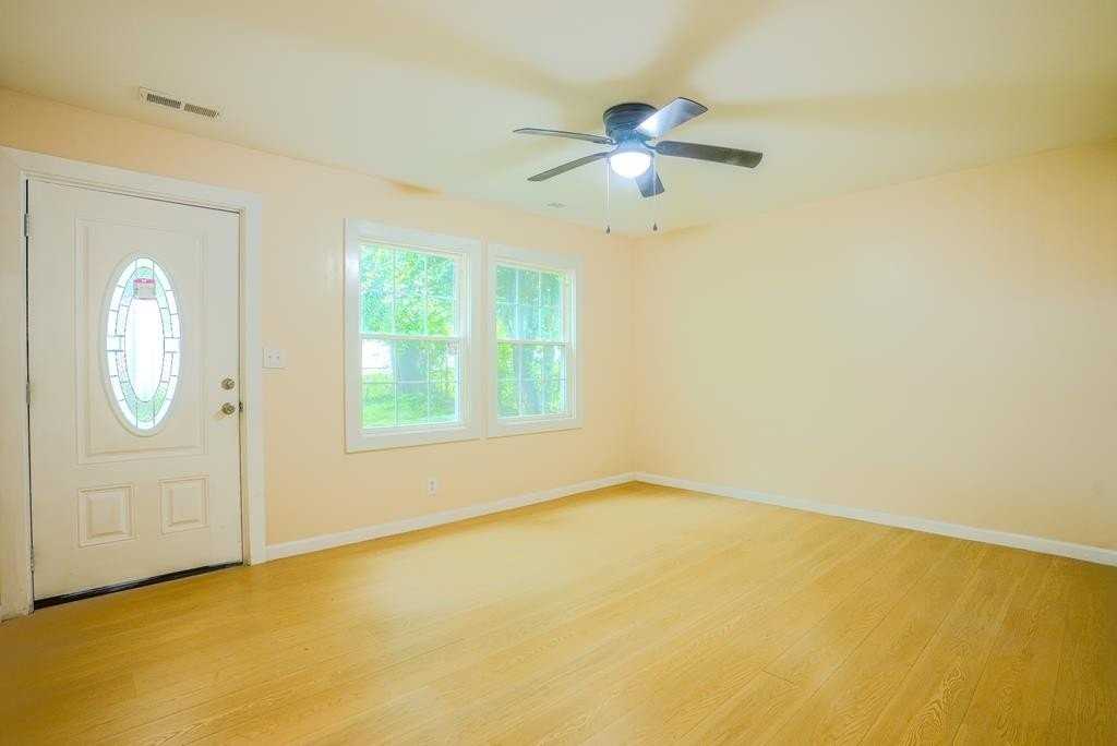 1821 Freeport Rd Nw - Photo 2 of 17
