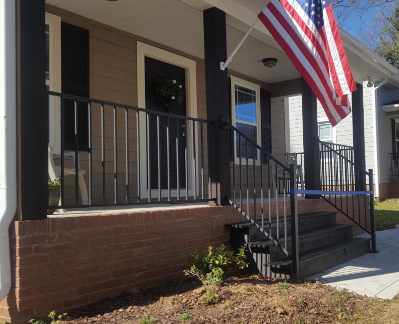 312 Broad Dr Sw - Photo 2 of 7