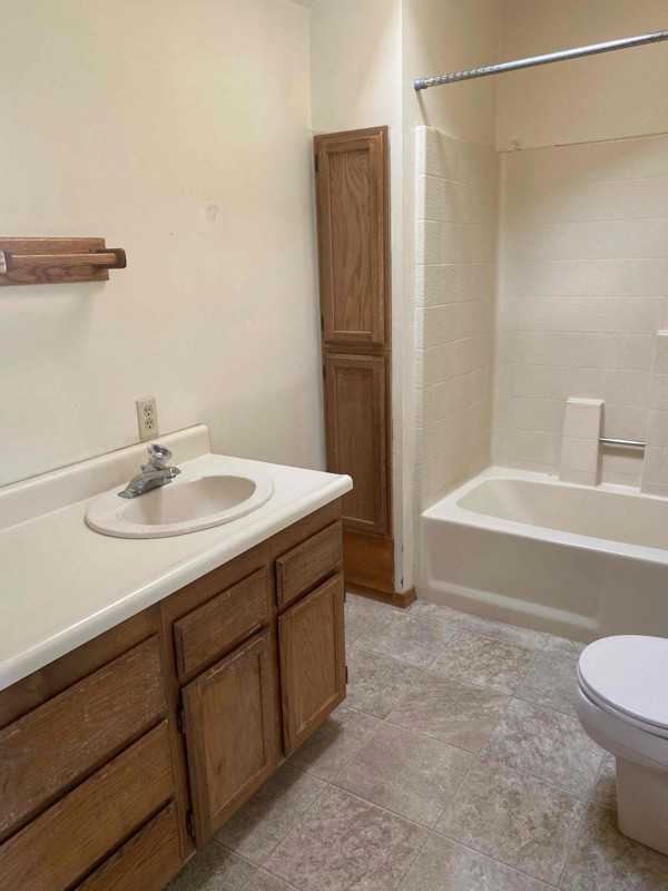 1 Stuart Pl - Photo 5 of 8