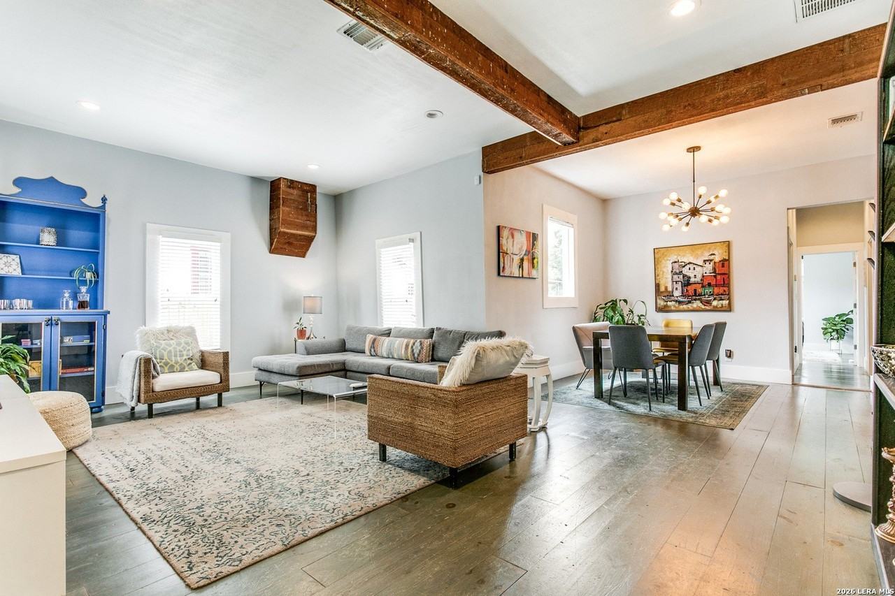 312 Burleson - Photo 6 of 25