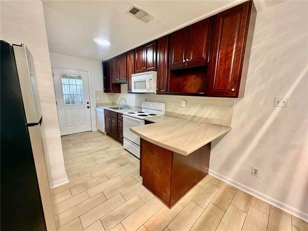 1507 Hickory St - Photo 5 of 15