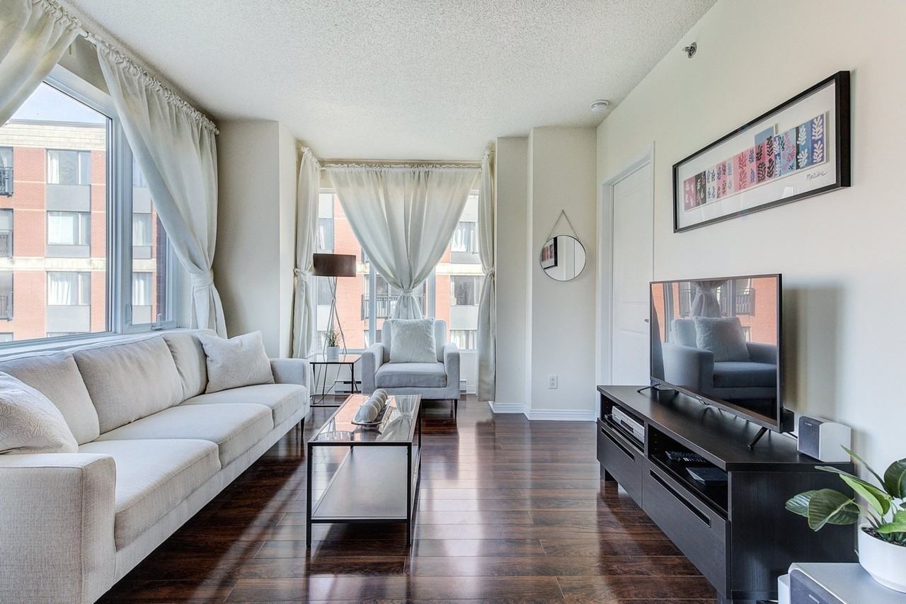 551 Rue De La Montagne - Photo 2 of 25