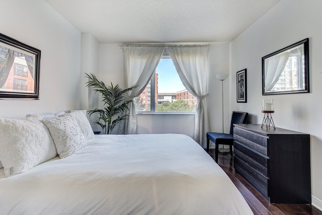 551 Rue De La Montagne - Photo 6 of 25