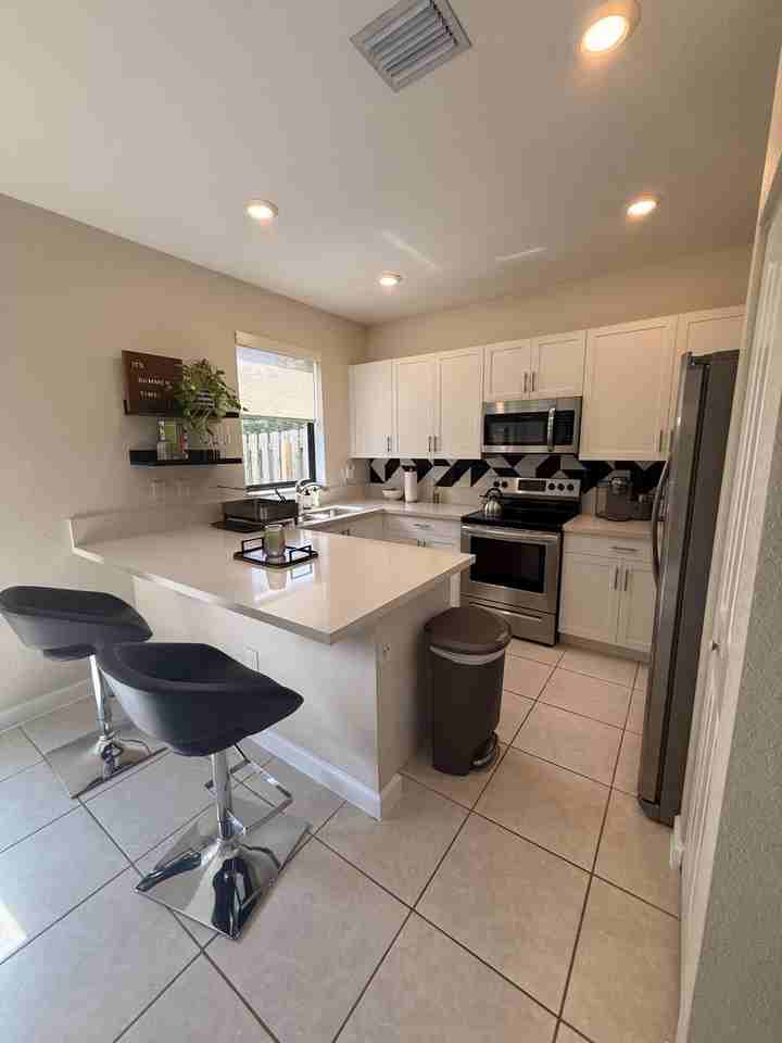 21423 Ne 2nd Pl - Photo 7 of 24