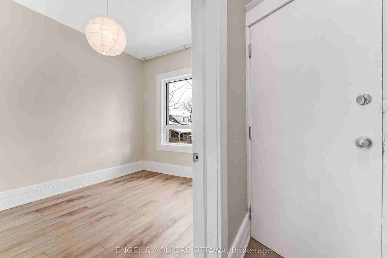 170 Ivy Crescent 2 - Photo 3 of 18