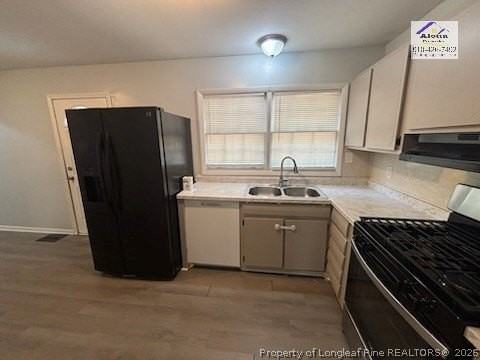4430 Wellington Dr - Photo 4 of 10
