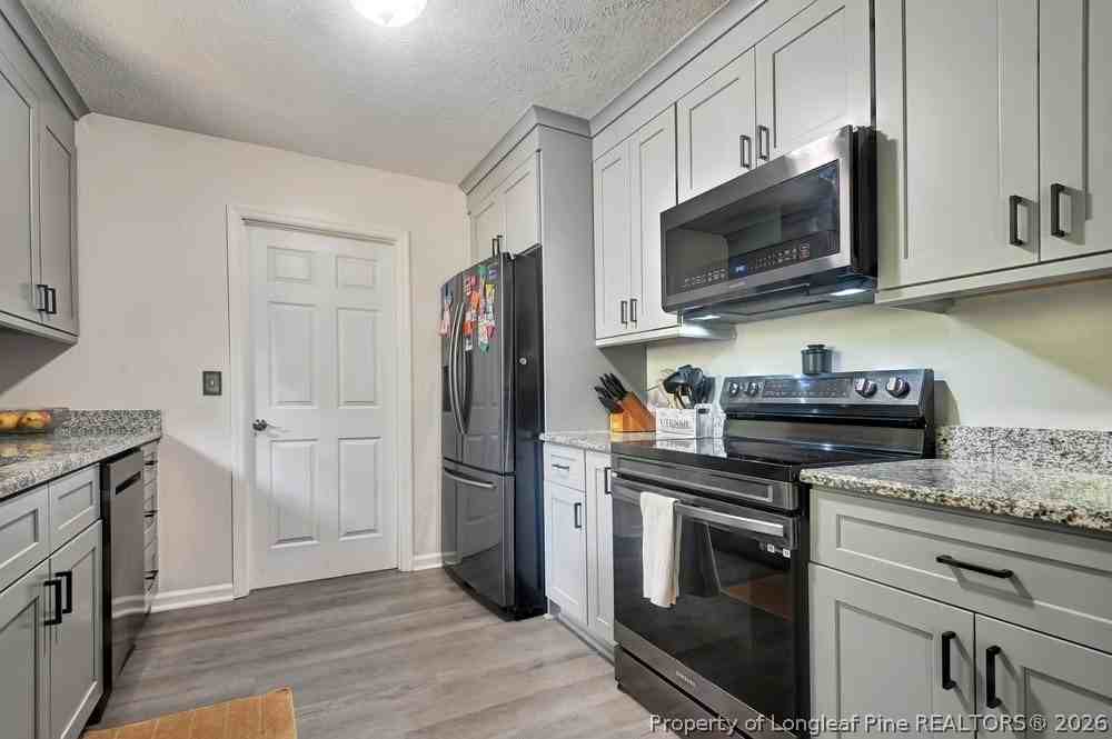 5487 Bush Ct - Photo 5 of 21
