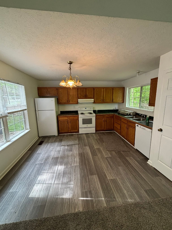 33 Wisteria Ln - Photo 5 of 6