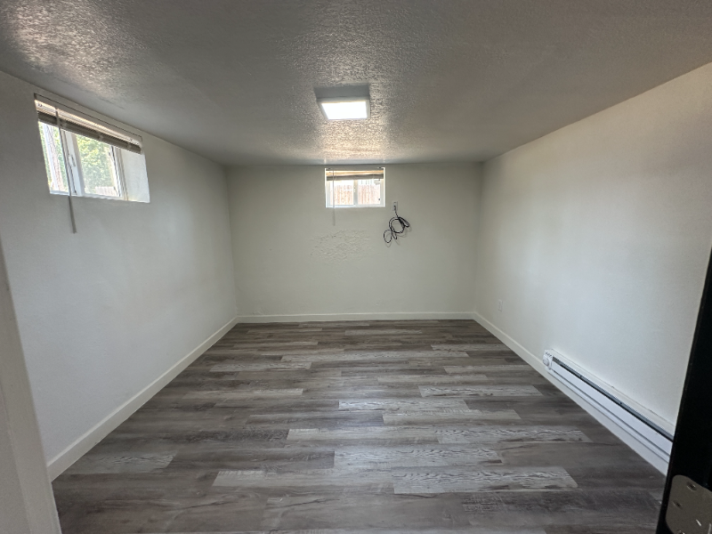 817 1st St #B - Photo 6 of 14