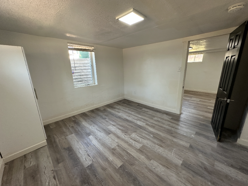 817 1st St #B - Photo 7 of 14