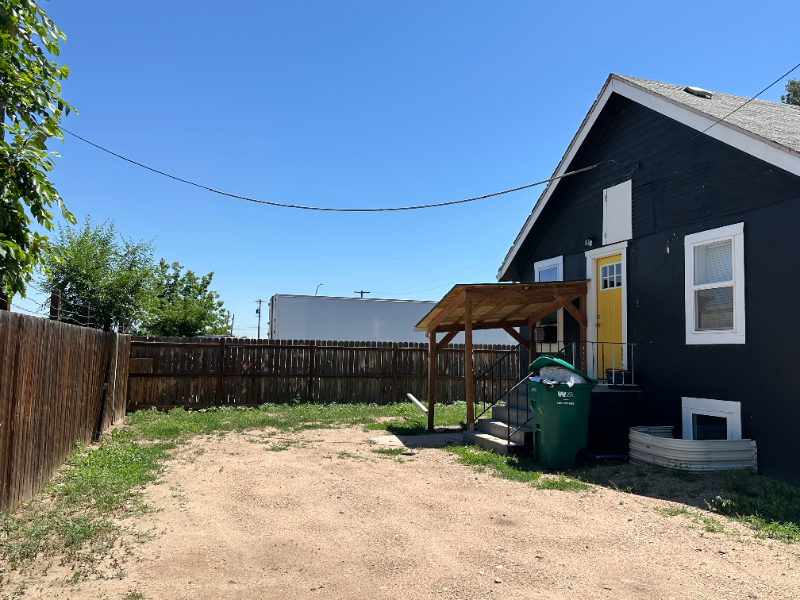 817 1st St #B - Photo 2 of 14