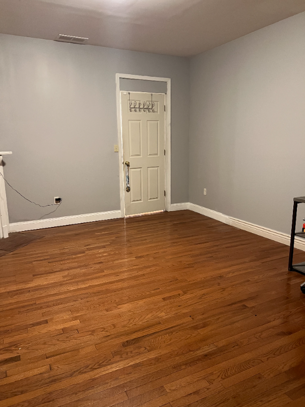 627 College St - Photo 2 of 16