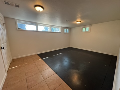 301 Park St #B - Photo 3 of 17