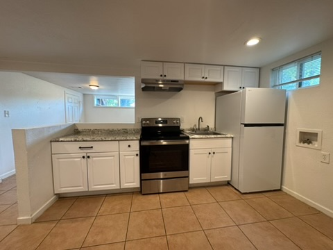 301 Park St #B - Photo 4 of 17