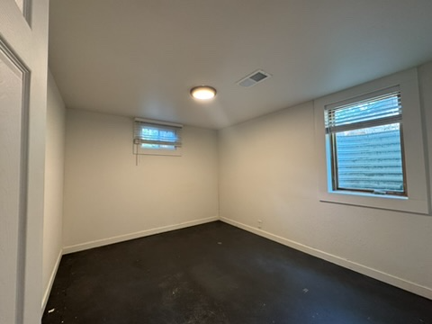 301 Park St #B - Photo 6 of 17