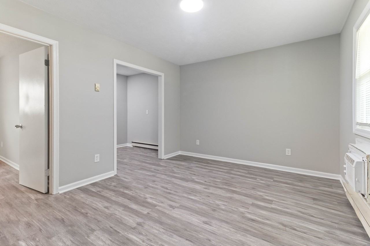 6439 Starbrook Dr - Photo 3 of 11