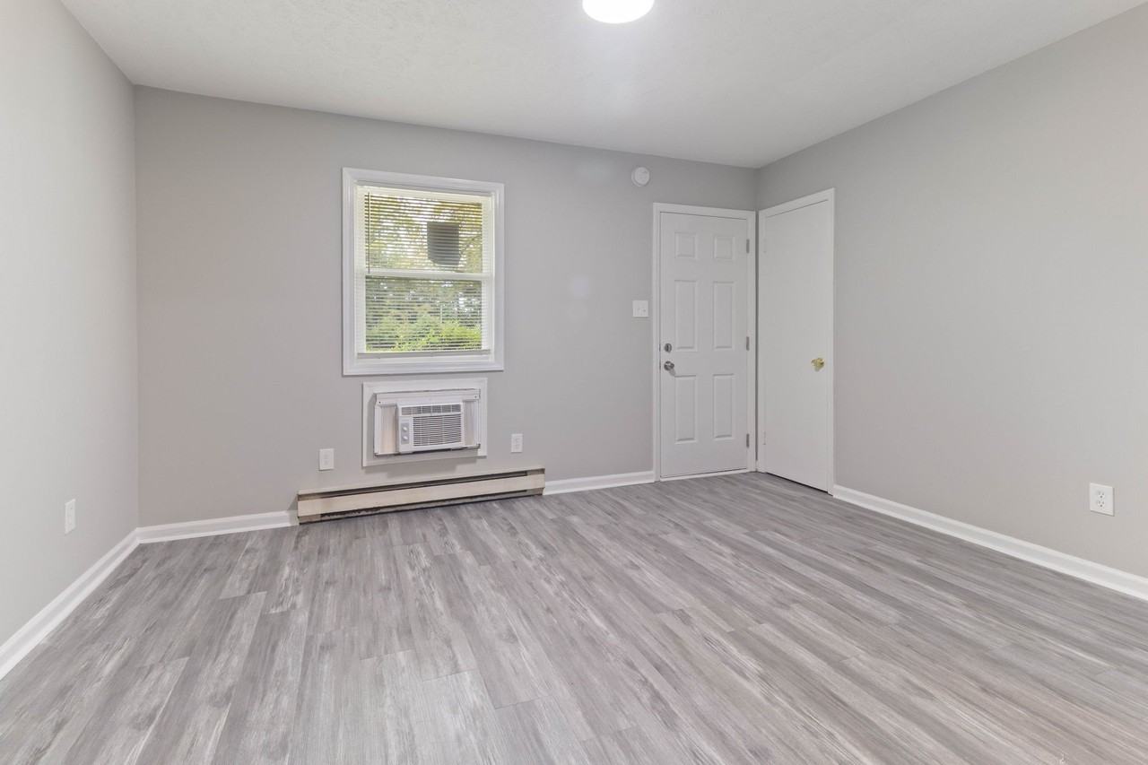 6439 Starbrook Dr - Photo 5 of 11