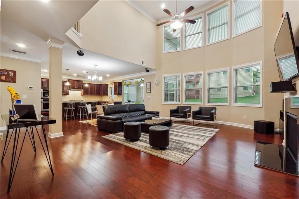 4305 Holton Ave - Photo 5 of 37