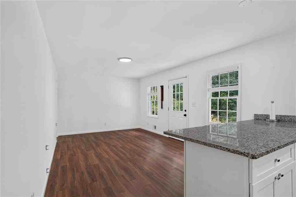 2495 Whites Mill Rd - Photo 7 of 30