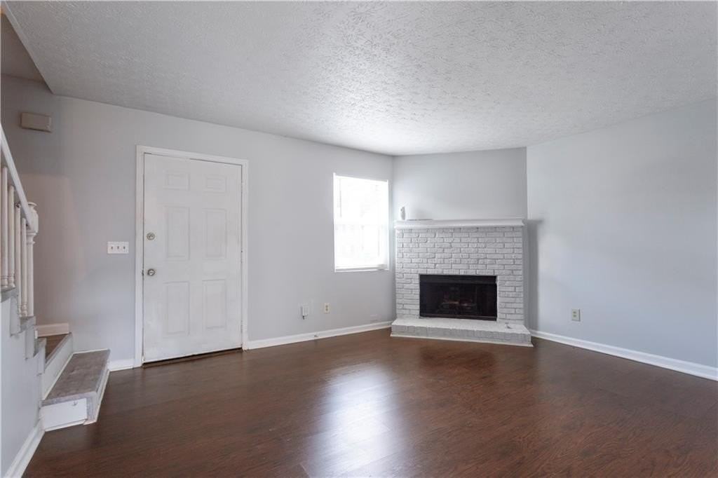 1441 Springleaf Cir Se - Photo 2 of 22