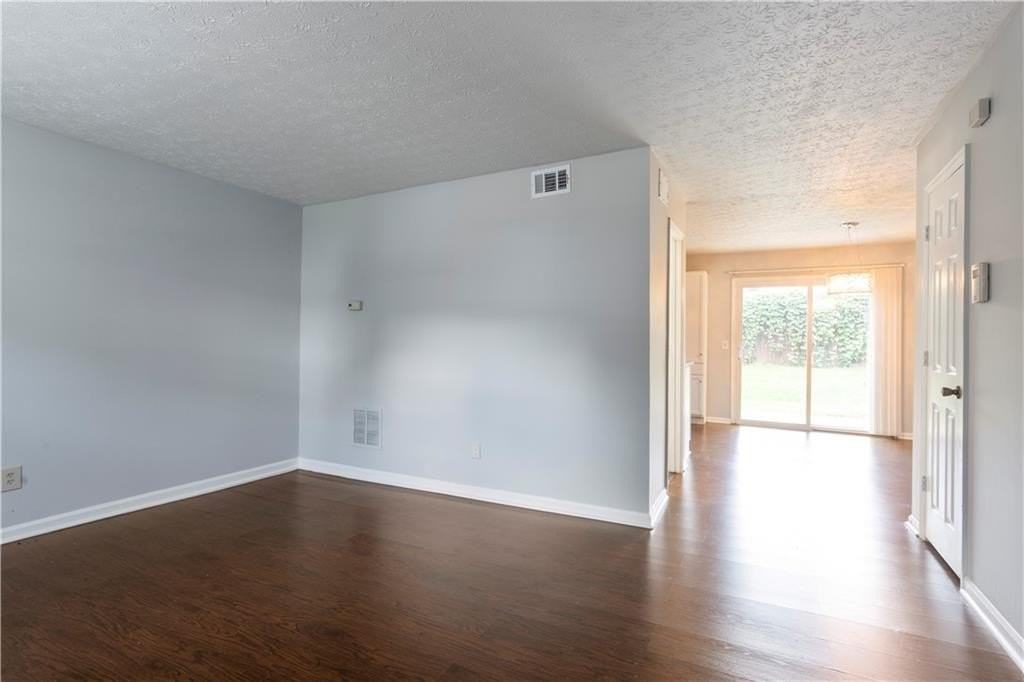 1441 Springleaf Cir Se - Photo 3 of 22