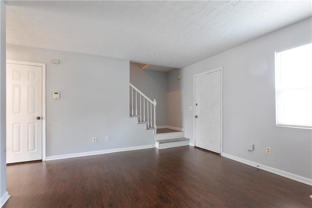 1441 Springleaf Cir Se - Photo 4 of 22
